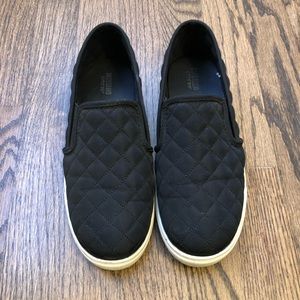 Mossimo Slip On Sneakers Size 7
